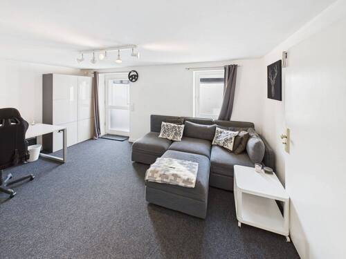 großes Arbeitszimmer im UG - 