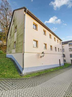 Außenansicht Seite - Etagenwohnung zum Kaufen in Sebnitz