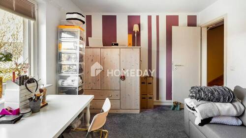 1. OG Schlafzimmer 2 - 