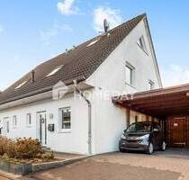 Raum für die ganze Familie: Doppelhaushälfte mit Carport und Garten - Pinneberg