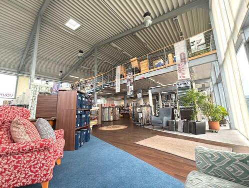 Eingangsbereich/Ausstellungsfläche EG - 