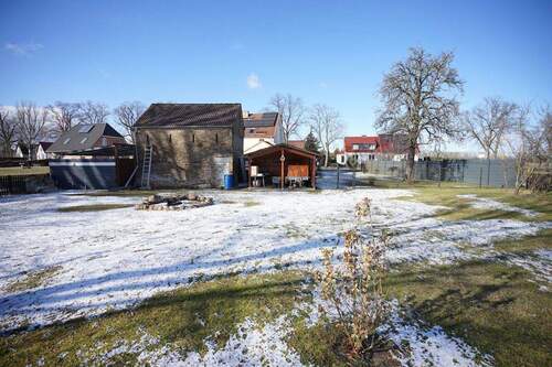 Haus und Nebengebäude gartenseitig 1 - 