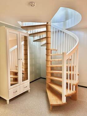 Treppe Schlafzimmer.jpg - 