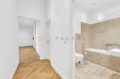 Flur und Badezimmer - 