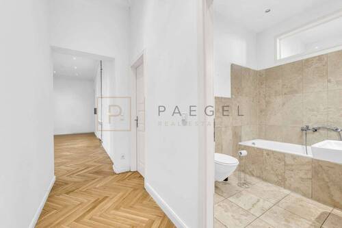 Flur und Badezimmer - 