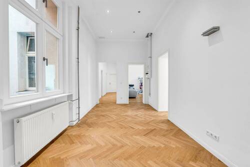 Geräumiges Entrée - Exklusives Wohnen Konstanzer Straße: Traumwohnung & viel Platz