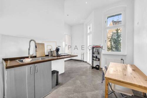 Geräumige Küche - 5 Zimmer Etagenwohnung in Berlin