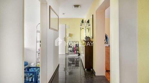 Flur 2 - Etagenwohnung mit 74,00 m&sup2; in Gerlingen zum Kaufen