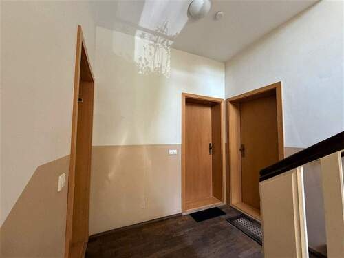 Treppenhaus - Faktor 20,5 - Saniertes, vollvermietetes Mehrfamilienhaus in Leipzig-Wahren