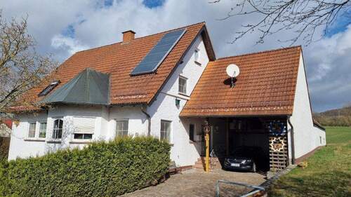 Carport - 1 Zimmer Einfamilienhaus in Geroda