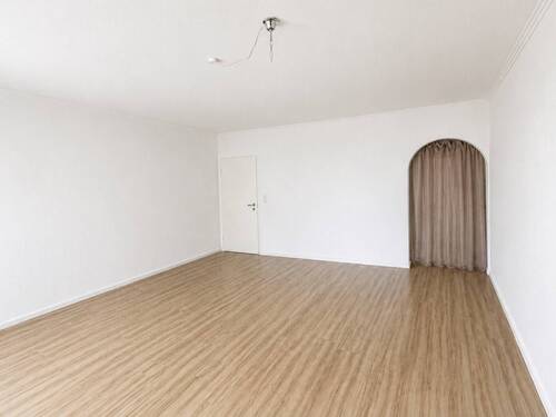 Wohnzimmer - Etagenwohnung mit 68,50 m&sup2; in München zum Kaufen
