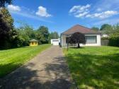 Zufahrt3.jpeg - Langenhagen - Bungalow mit Grundstück für Familie(n) und Individualisten !