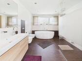 Badezimmer (EG) - 