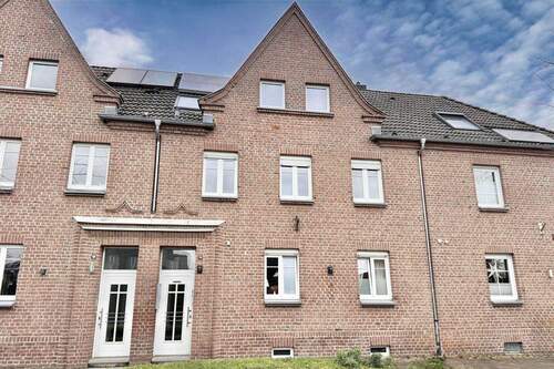 Hausaußenansicht - Charmantes Zuhause mit Einliegerwohnung - mitten im Herzen von Alt-Willich