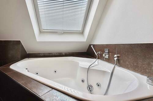 Badewanne DG - Detailansicht - 