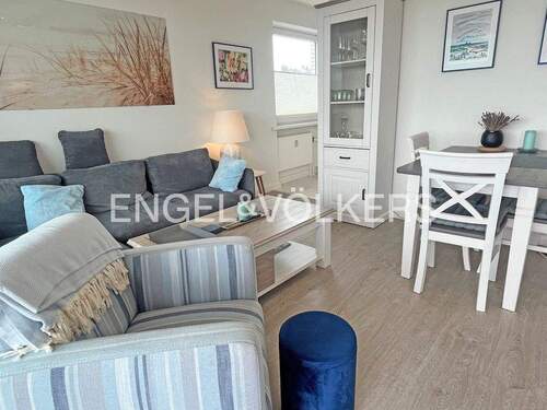 Wohn-/Essraum mit Blick zur offenen Küche - 