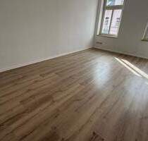 3. OG + Fußbodenheizung + großer Balkon + Bad mit Fenster - Chemnitz Lutherviertel