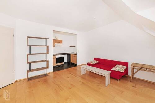 Wohnzimmer - 2 Zimmer Etagenwohnung in Berlin