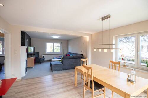 Wohn- und Esszimmer - 