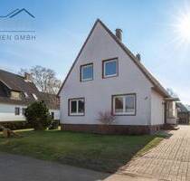 Einfamilienhaus mit viel Platz, Garage und Carport - Elmshorn