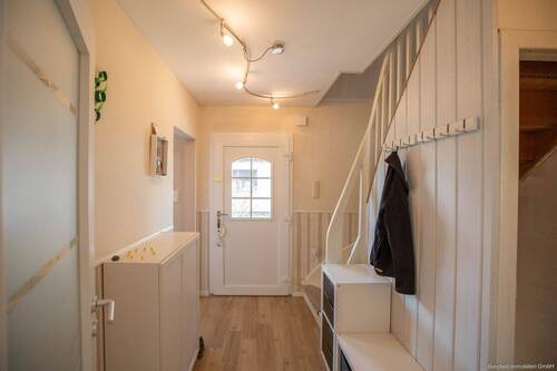 Eingangsflur - 5 Zimmer Einfamilienhaus zum Kaufen in Elmshorn