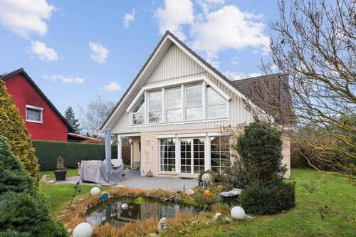 Giebel mit Teich - 4 Zimmer Einfamilienhaus in Königs Wusterhausen