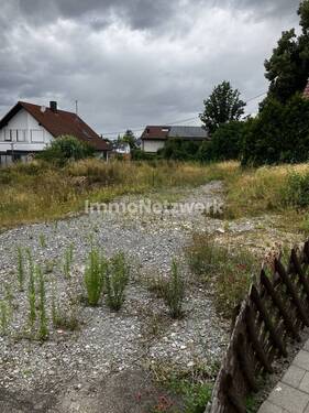 Bild 1 - Sehr schönes unweit des Zentrum gelegenes ruhiges Grundstück sucht seine neue Familie
