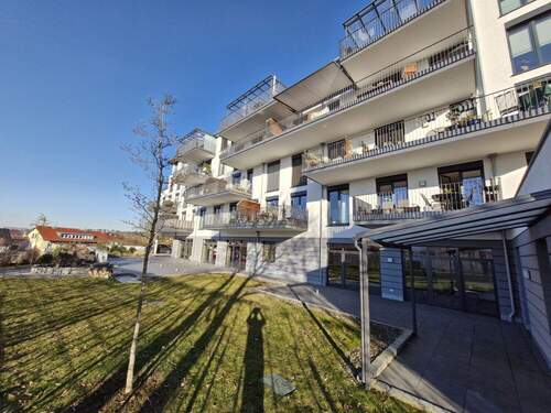 Frontansicht der kleinen Wohnanlage, #165255 - 2 Zimmer Etagenwohnung zur Miete in Würzburg