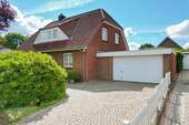 Auffahrt - 4 Zimmer Einfamilienhaus zum Kaufen in Stade