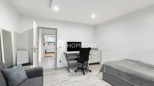 1. OG Schlafzimmer 2 - 