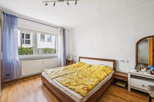 Schlafzimmer - 2 Zimmer Etagenwohnung zum Kaufen in Ludwigsburg / Oßweil