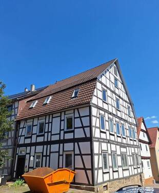 Straßenansicht vom Haus.jpg - *** Dreifamilienhaus direkt in Naumburg zu verkaufen ***