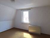 Schlafzimmer Dachgeschoss.jpg - Mehrfamilienhaus, Wohnhaus mit 250,00 m&sup2; in Naumburg zum Kaufen