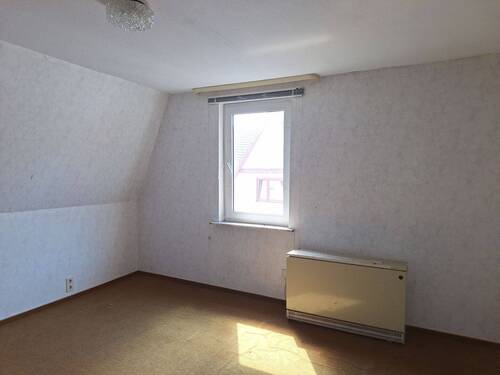 Schlafzimmer Dachgeschoss.jpg - Mehrfamilienhaus, Wohnhaus mit 250,00 m&sup2; in Naumburg zum Kaufen