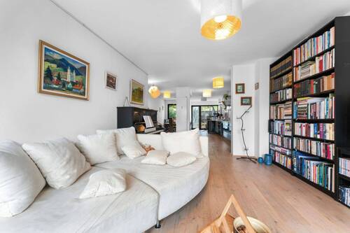 Wohnzimmer - 4 Zimmer Etagenwohnung zum Kaufen in Bergisch Gladbach
