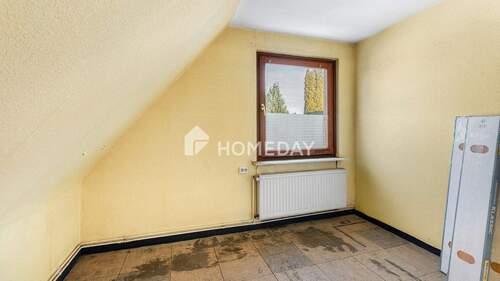 1. OG Schlafzimmer 1 - 