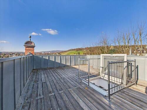 grandiose Dachterrasse - Ruhig gelegene 3,5-Zimmer-Dachgeschosswohnung mit grandioser Dachterrasse nahe dem Stadtwald