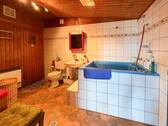 Badezimmer mit Sauna - 