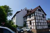 Zwei Wohnhäuser neben dem Haupthaus - Mehrfamilienhaus, Wohnhaus mit 1,35 m&sup2; in Jesberg zum Kaufen