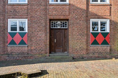 Eingang vorne - Mehrfamilienhaus, Wohnhaus mit 252,00 m² in Marne zum Kaufen