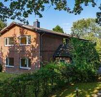 Resthof mit 2 Wohnungen, Stall und großer Hauskoppel sucht Liebhaber... - Jevenstedt / Nienkattbek