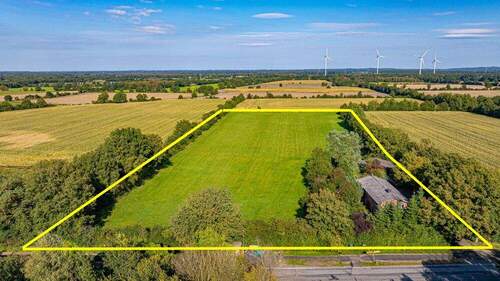 Verkehrsgünstig gelegen - 7 Zimmer Bauernhaus, Landhaus in Jevenstedt / Nienkattbek