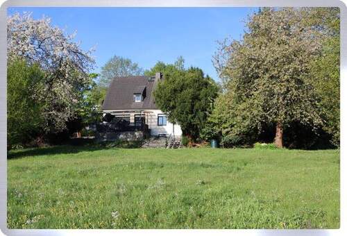 Gartenansicht - Gepflegtes modernes EFH auf sehr großzügigen Grundstück im Erholungsort