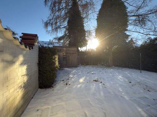 Südterrasse und Garten - renovierungsbedürftiges Reiheneckhaus mit Potential in ruhiger Lage