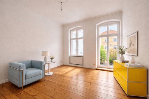 Raumanimation Wohnzimmer - Ruhige Altbauwohnung mit Neubaubalkon im Güntzelkiez
