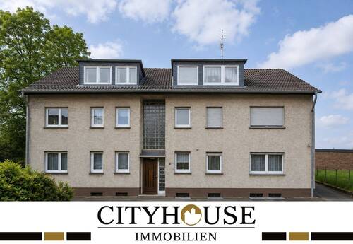 Vorderaufnahme - CITYHOUSE: Solide vermietetes Mehrfamilienhaus mit XXL Grundstück Balkonen, Garagen, Stellplätzen,
