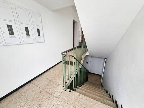 Treppenhaus - Mehrfamilienhaus, Wohnhaus mit 604,10 m&sup2; in Köln / Elsdorf zum Kaufen