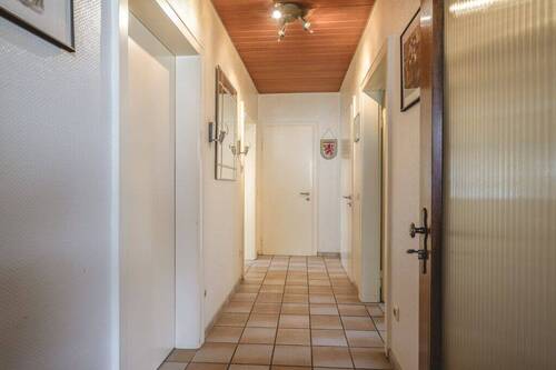 Diele im EG - Mehrfamilienhaus, Wohnhaus mit 143,90 m&sup2; in Herzogenrath zum Kaufen
