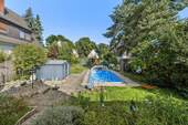 Pool und Garten - Grundstück in Berlin