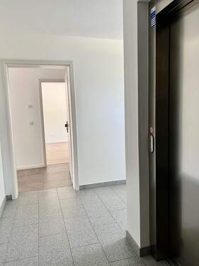 Wohnungseingang.jpeg - Etagenwohnung mit 95,00 m² in Hennef (Sieg) zur Miete
